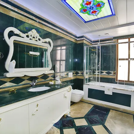 Seven Hills Palace & ホテル 3*