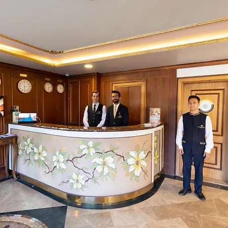 ホテル Seven Hills Palace &