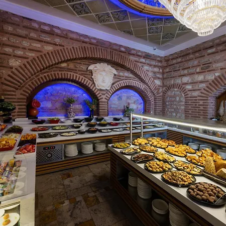 Seven Hills Palace & Isztambul