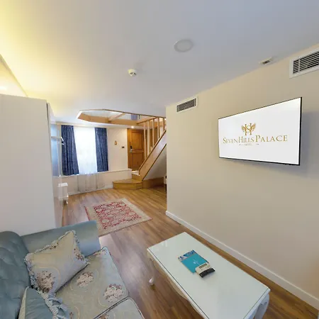 Seven Hills Palace & ホテル