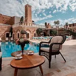 호텔 Seven Hills Palace &