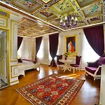 Seven Hills Palace & 3*