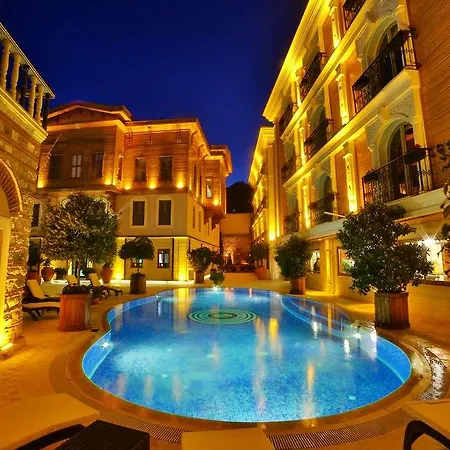 Seven Hills Palace & فندق 3*