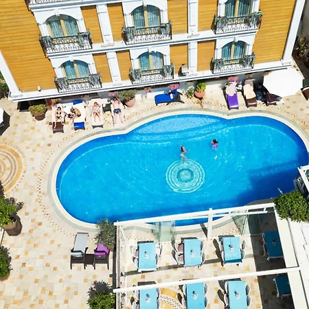 Seven Hills Palace & 3*