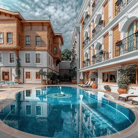 Seven Hills Palace & Отель