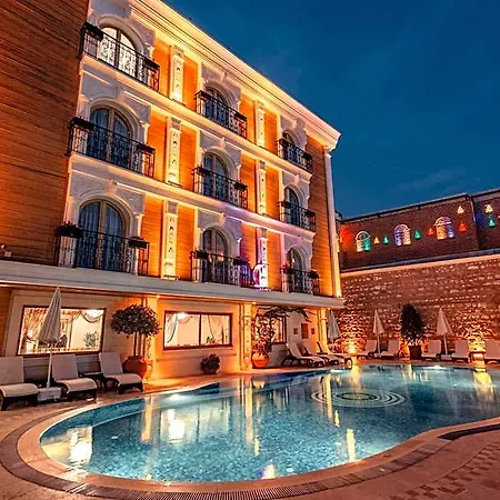 Seven Hills Palace & 3*