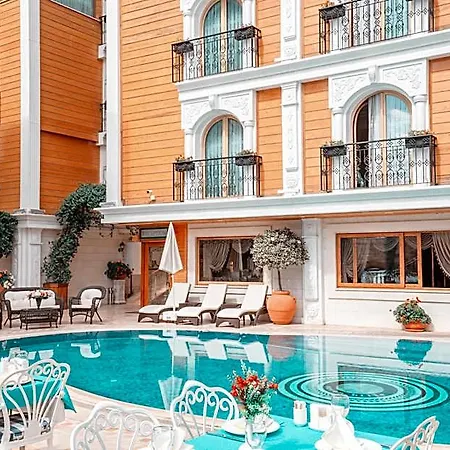 Seven Hills Palace & 3*