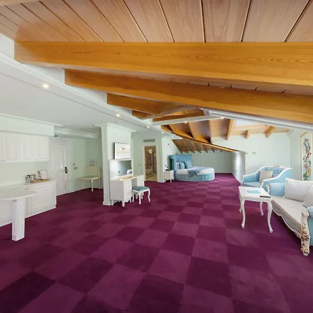 Seven Hills Palace & Hotel 3*