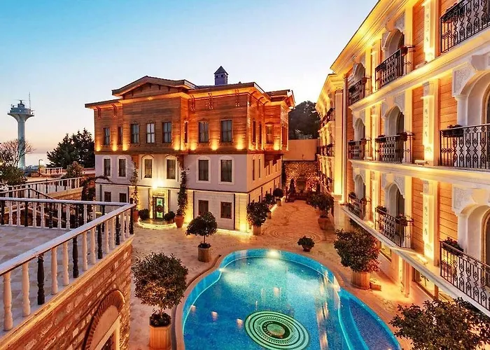 Seven Hills Palace & 酒店 3*