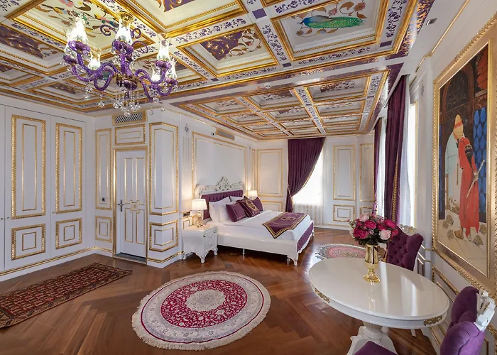 Seven Hills Palace & 3*