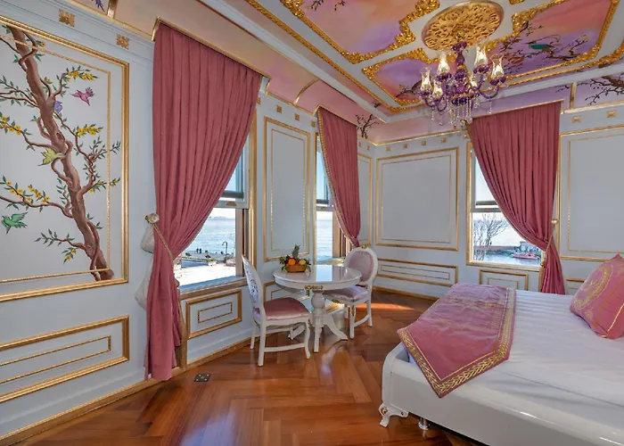 Seven Hills Palace & 酒店 3*