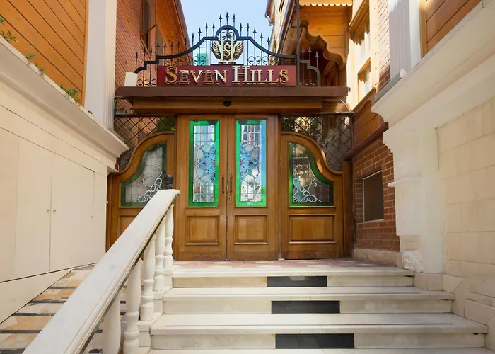 酒店 Seven Hills Palace &