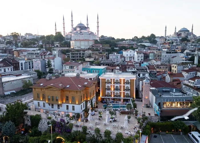 Seven Hills Palace & 酒店 3*