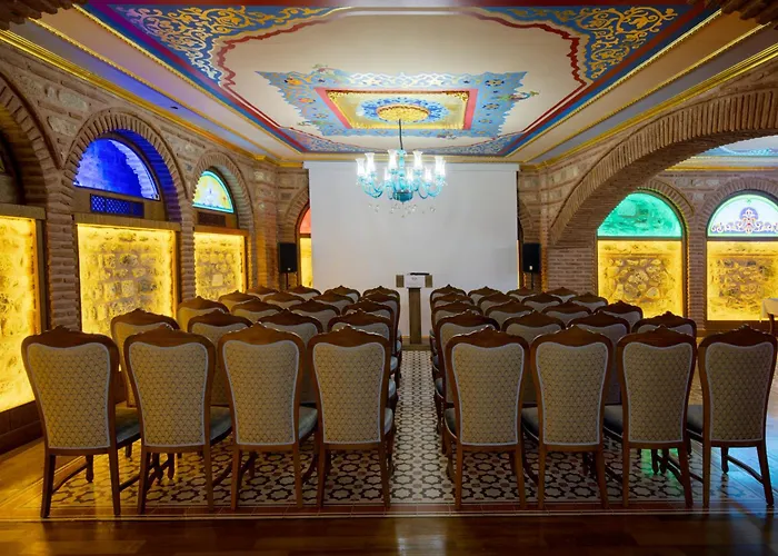 Seven Hills Palace & 酒店