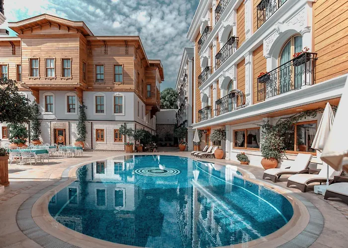 Seven Hills Palace & 酒店