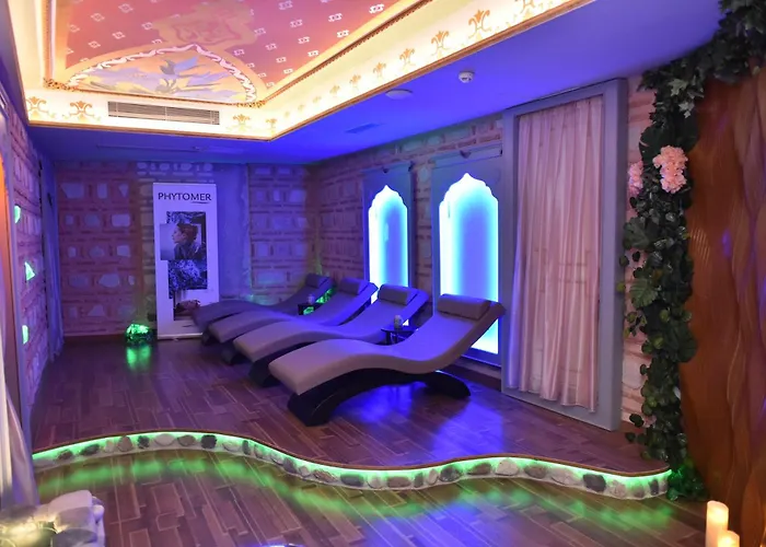 Seven Hills Palace & 酒店 3*