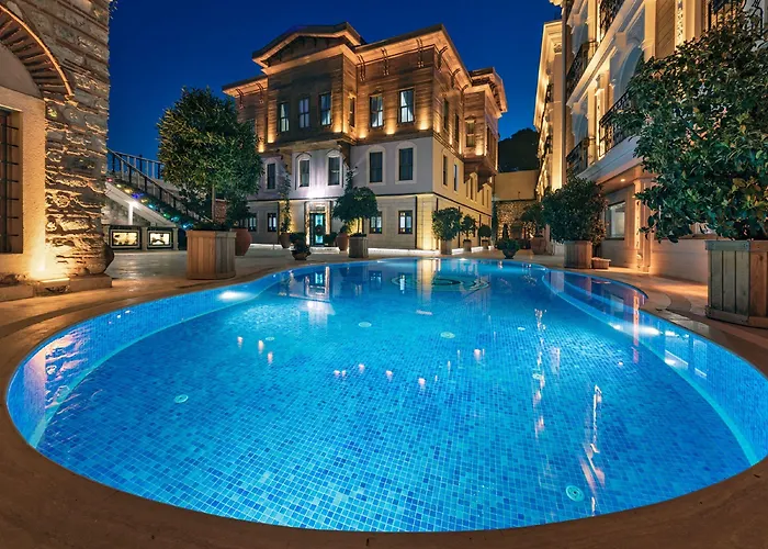 Seven Hills Palace & 3*