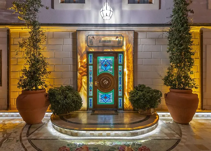 Seven Hills Palace & 酒店 3*