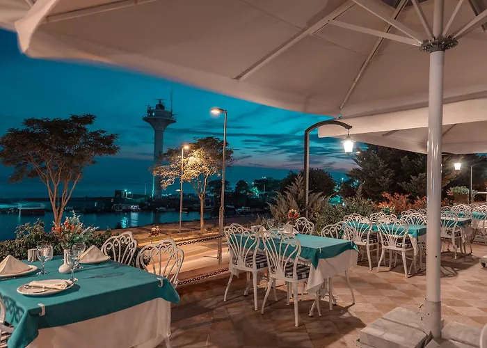 Seven Hills Palace & 酒店 3*