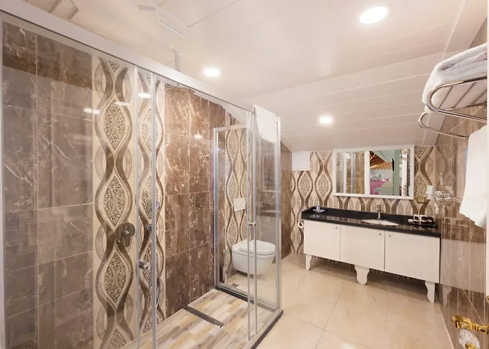 Seven Hills Palace & 酒店 3*