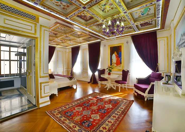 Seven Hills Palace & 3*