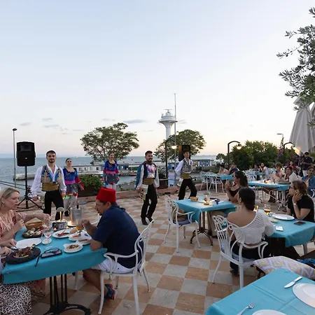 Seven Hills Palace & Hotell